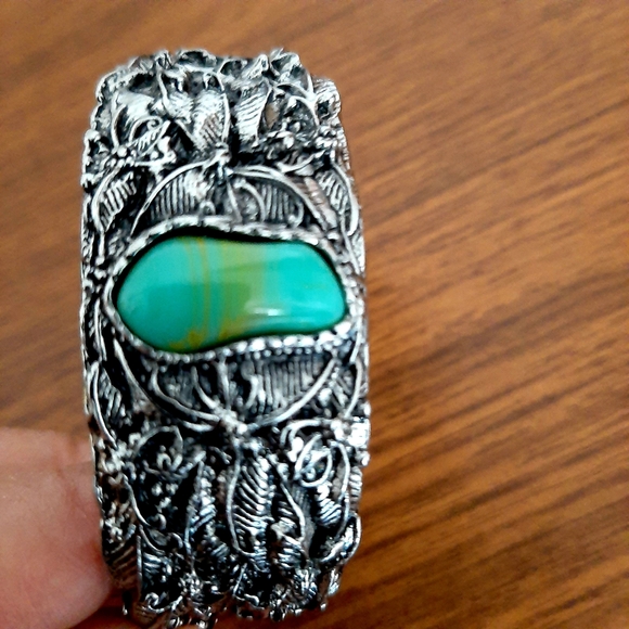 Jewelry - NEW Intricate Silver Bracelet with Turquoise Accent